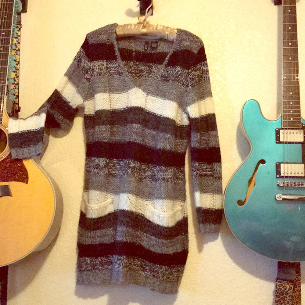 Tunic Sweater With Pockets